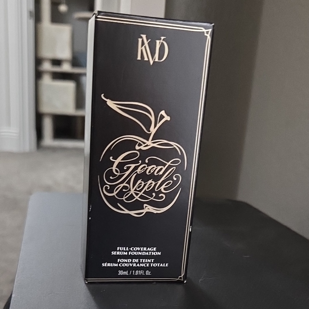Kat Von D Good Apple Foundation - Black and Gold